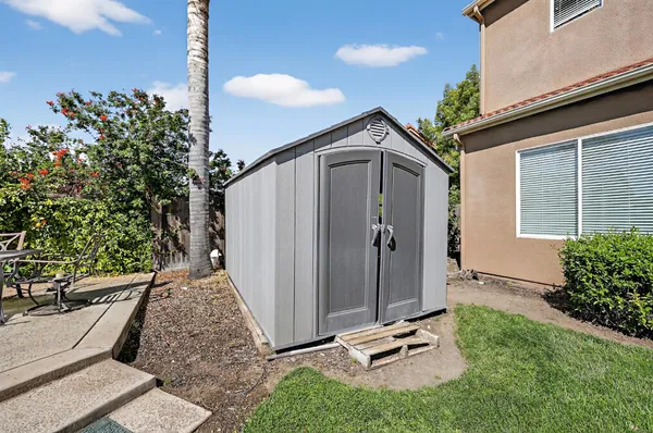$629,000 | 8815 Laguna Drive, Chowchilla, CA 93610