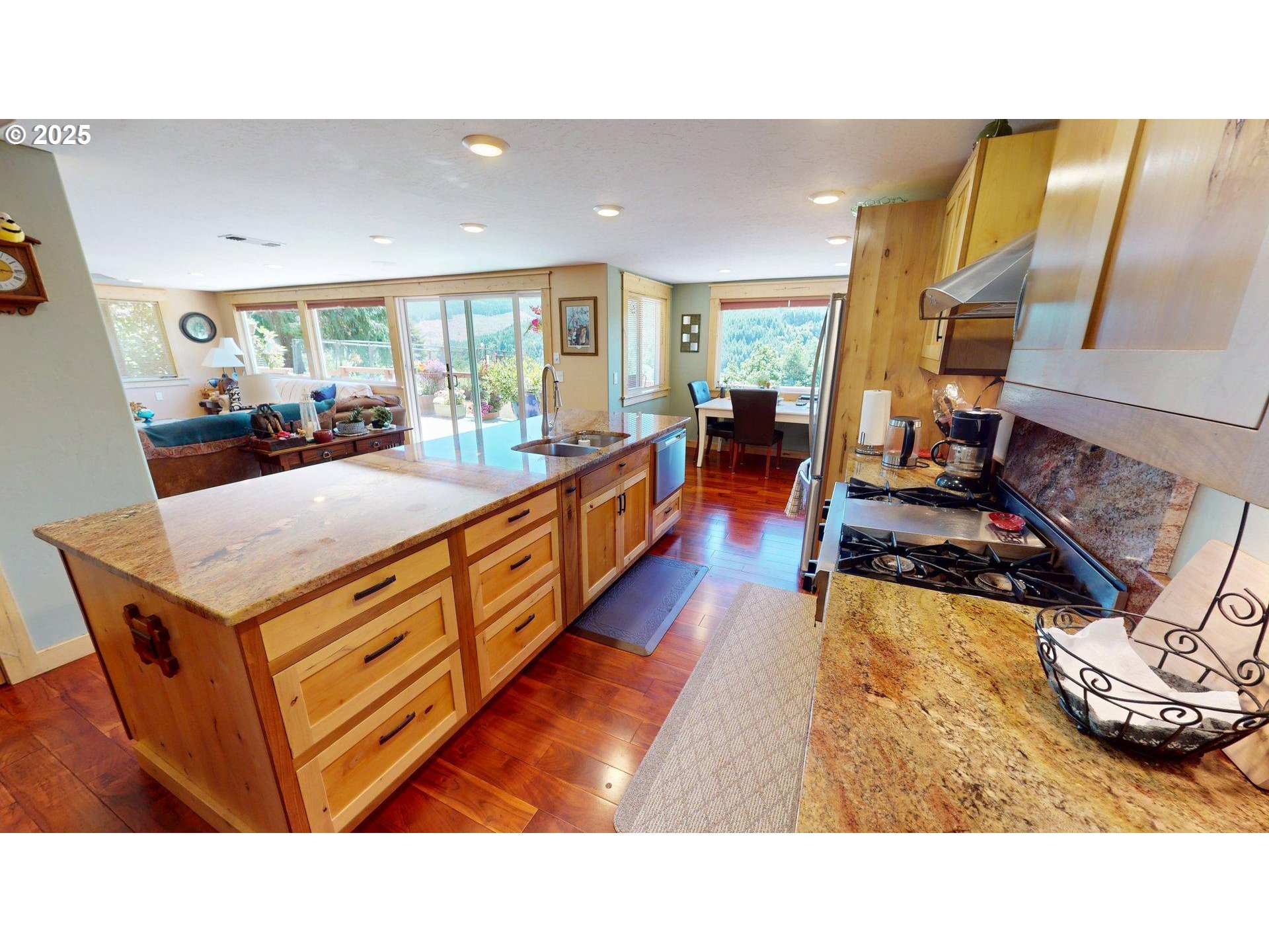 95800 Timber Hill Road Gold Beach, OR 97444 - Photo 20 of 47 Kitchen