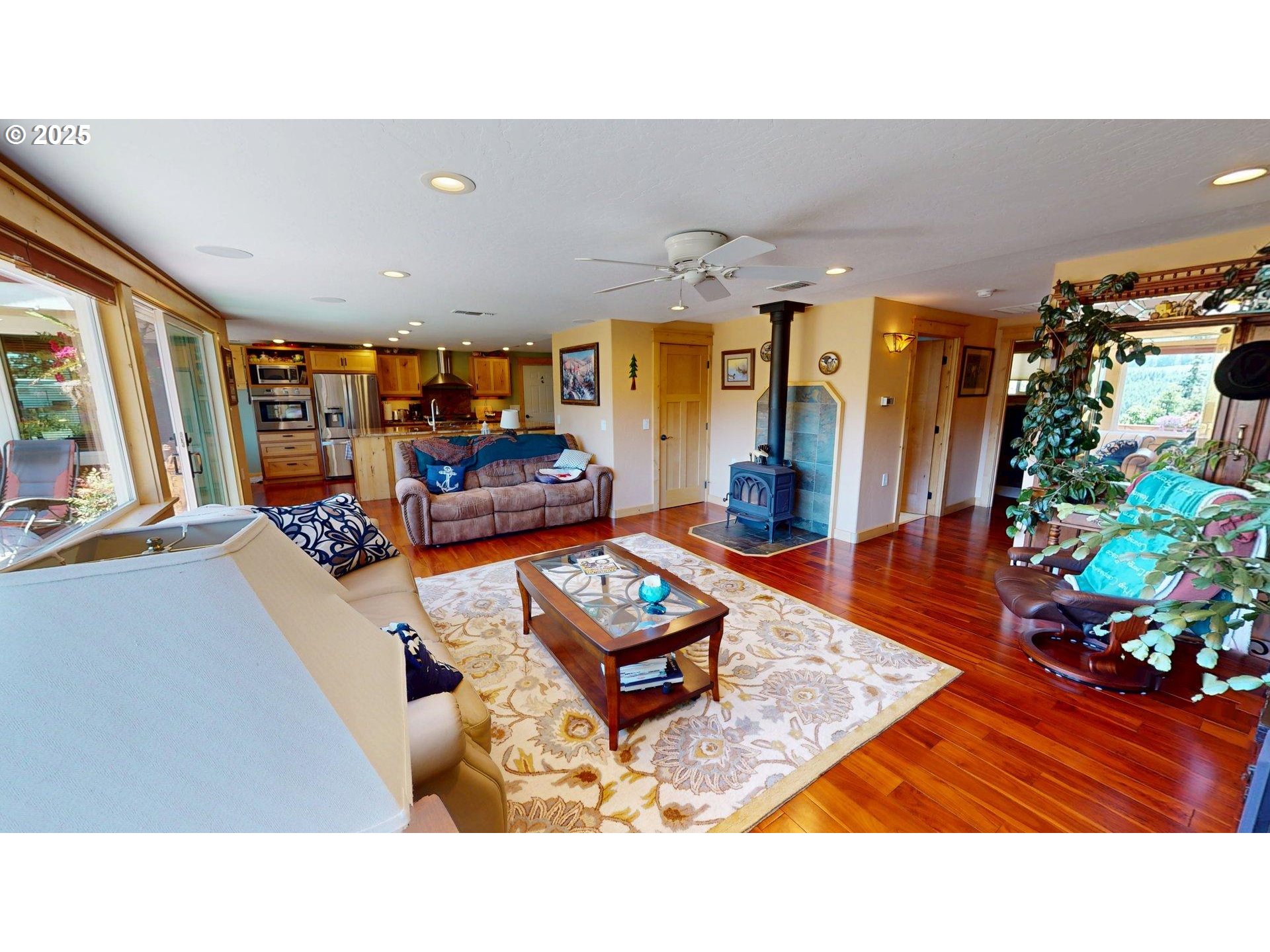95800 Timber Hill Road Gold Beach, OR 97444 - Photo 25 of 47 Living Room