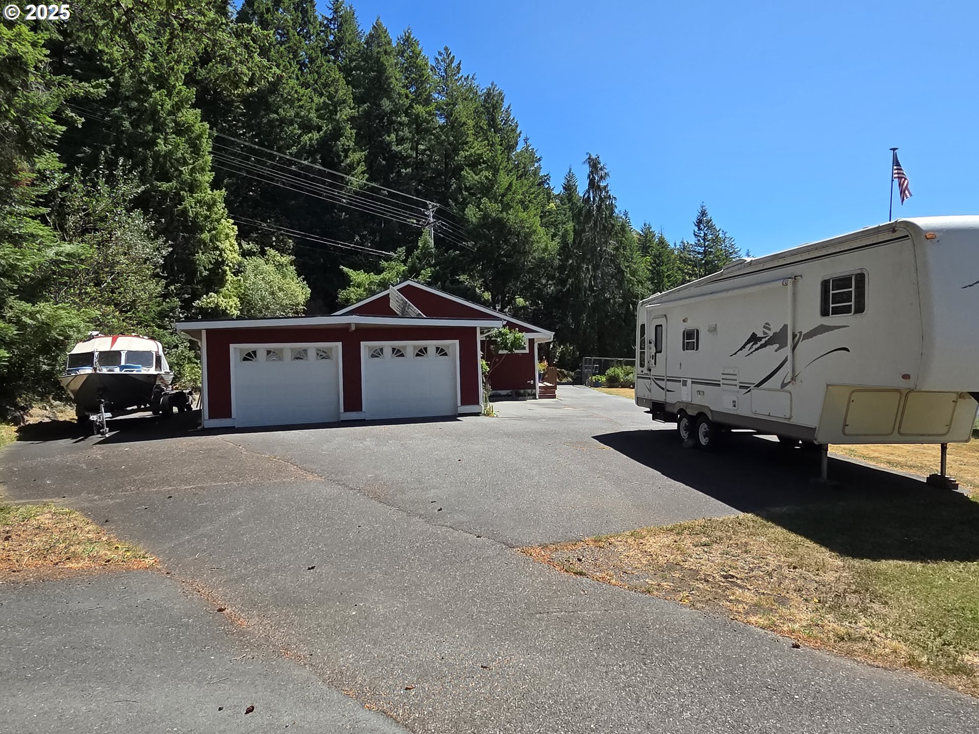 95800 Timber Hill Road Gold Beach, OR 97444 - Photo 39 of 47 Driveway