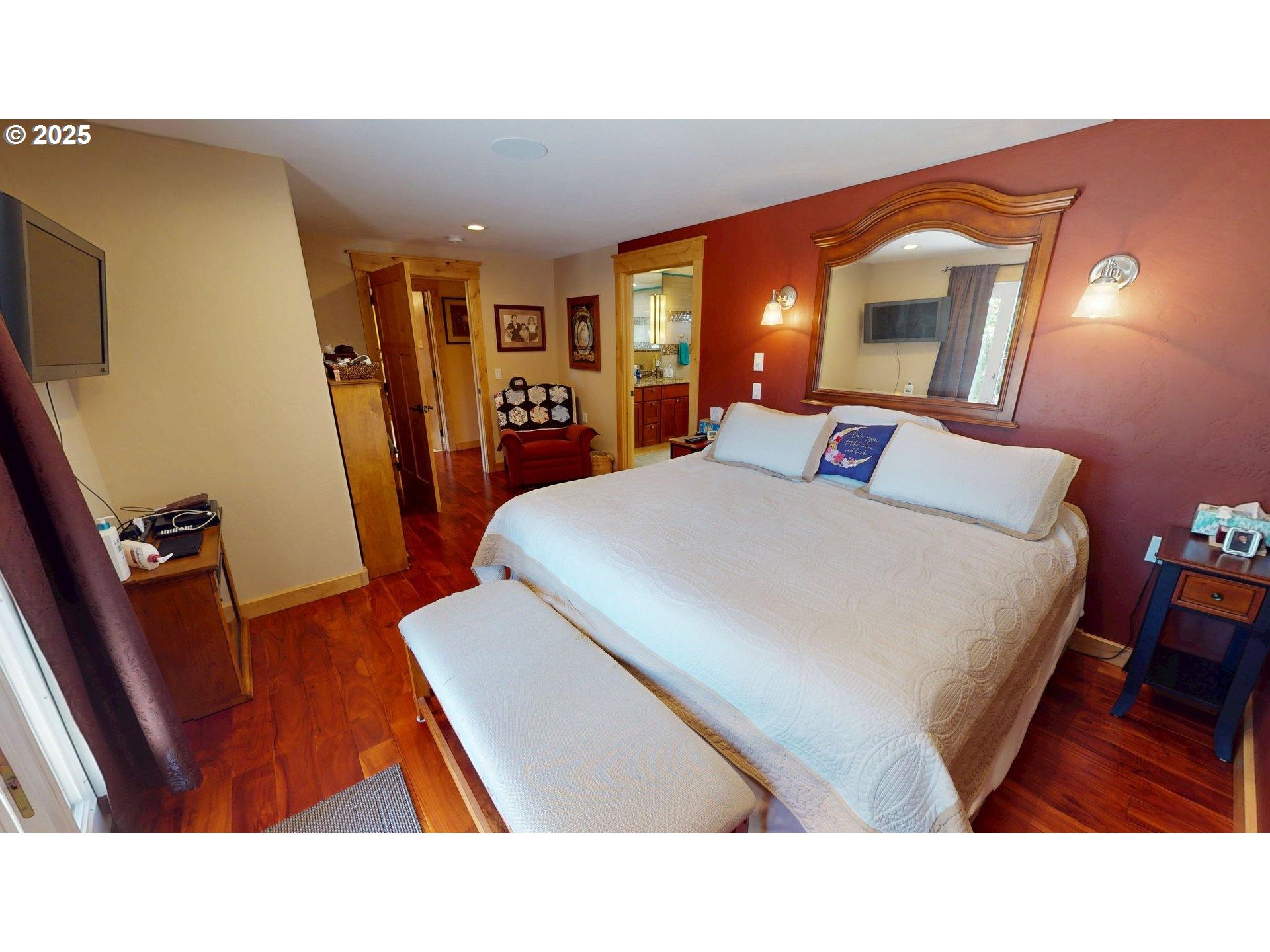 95800 Timber Hill Road Gold Beach, OR 97444 - Photo 10 of 47 Owner's Suite Bedroom