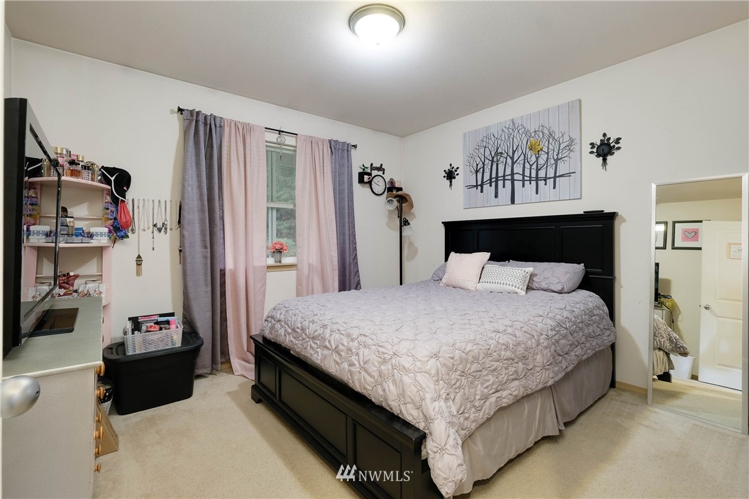 509 Northeast Riddell Road Bremerton, WA 98310 - Photo 19 of 34 Gallery Image 19