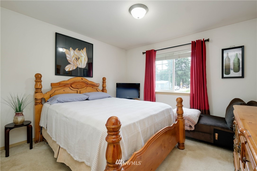 509 Northeast Riddell Road Bremerton, WA 98310 - Photo 21 of 34 Gallery Image 21