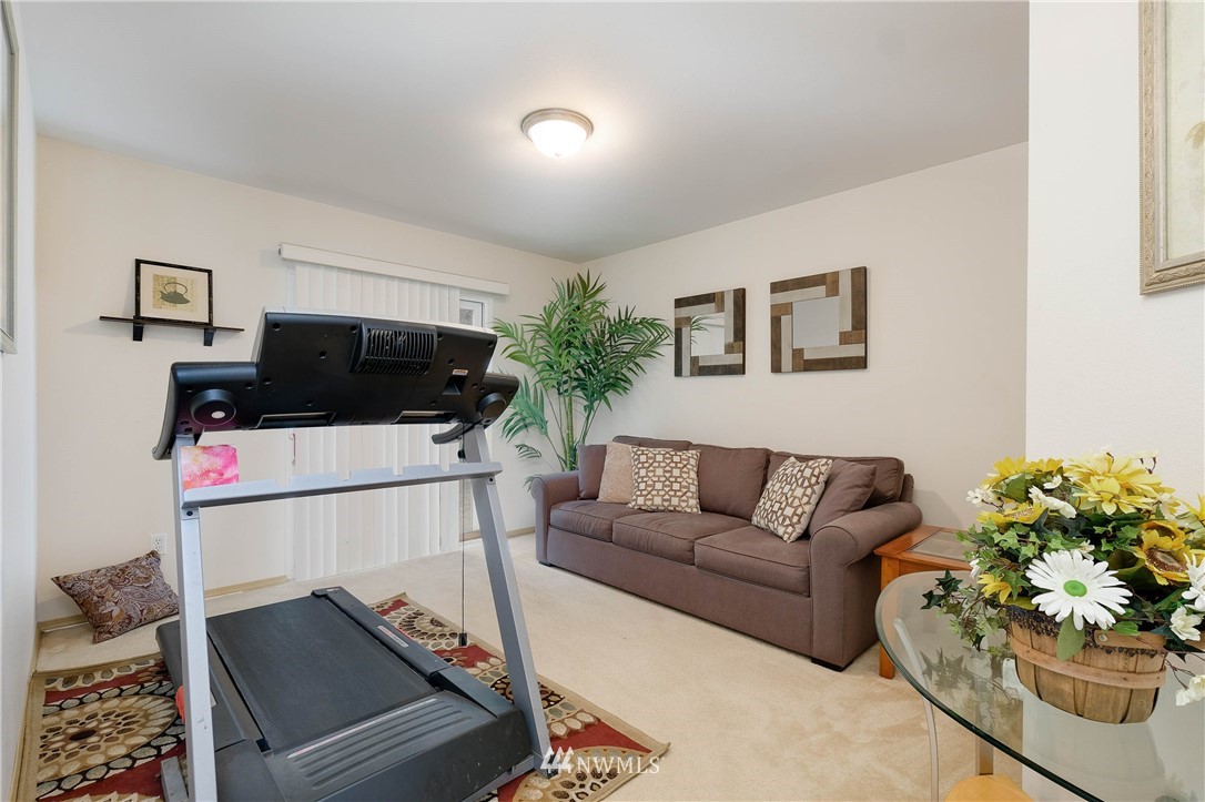 509 Northeast Riddell Road Bremerton, WA 98310 - Photo 25 of 34 Gallery Image 25