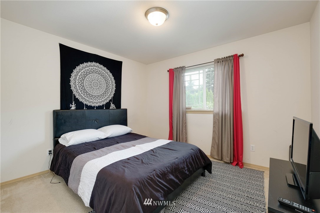 509 Northeast Riddell Road Bremerton, WA 98310 - Photo 27 of 34 Gallery Image 27
