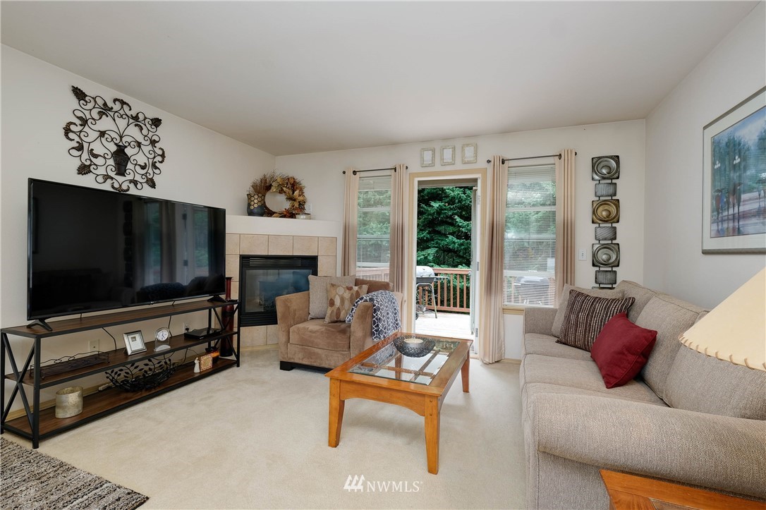 509 Northeast Riddell Road Bremerton, WA 98310 - Photo 6 of 34 Gallery Image 6