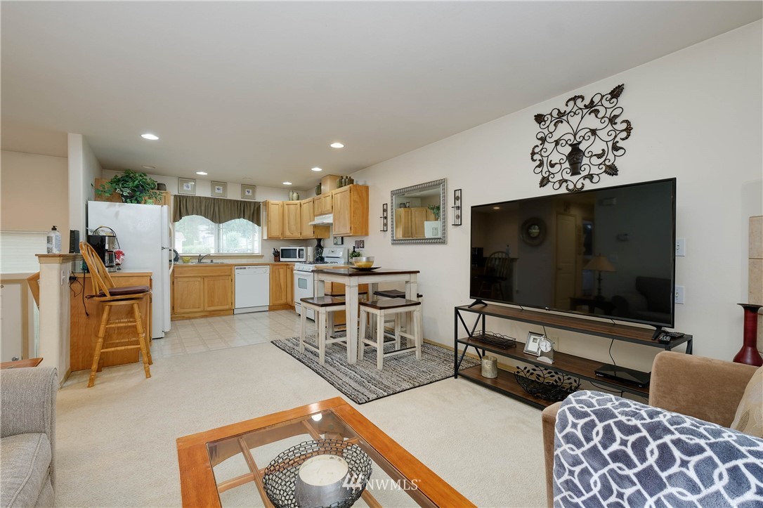 509 Northeast Riddell Road Bremerton, WA 98310 - Photo 9 of 34 Gallery Image 9