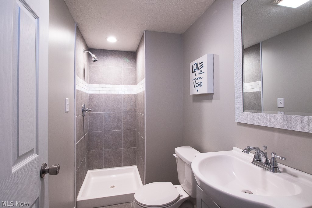 30325 Forestgrove Road Willowick, OH 44095 - Photo 20 of 27