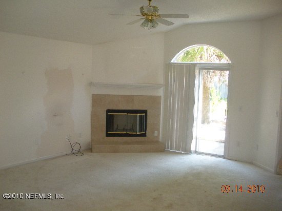 1173 Creeks Ridge Road Jacksonville, FL 32225 - Photo 2 of 7 family room