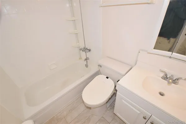 $2,700 | 206-14 Emily Road, Unit 42L | Bay Terrace