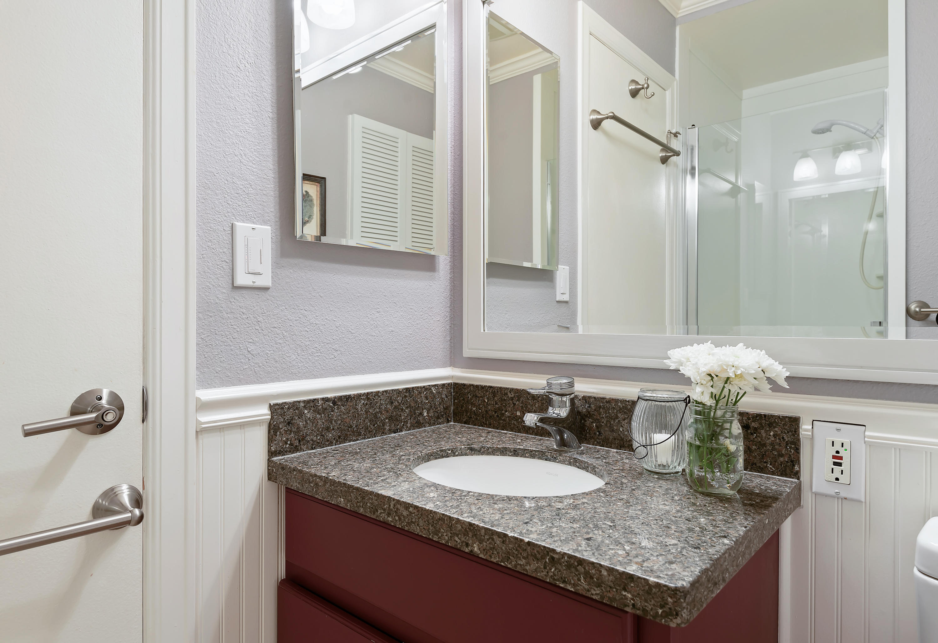 542 Ribera Drive Santa Barbara, CA 93111 - Photo 20 of 28 Hall Bathroom