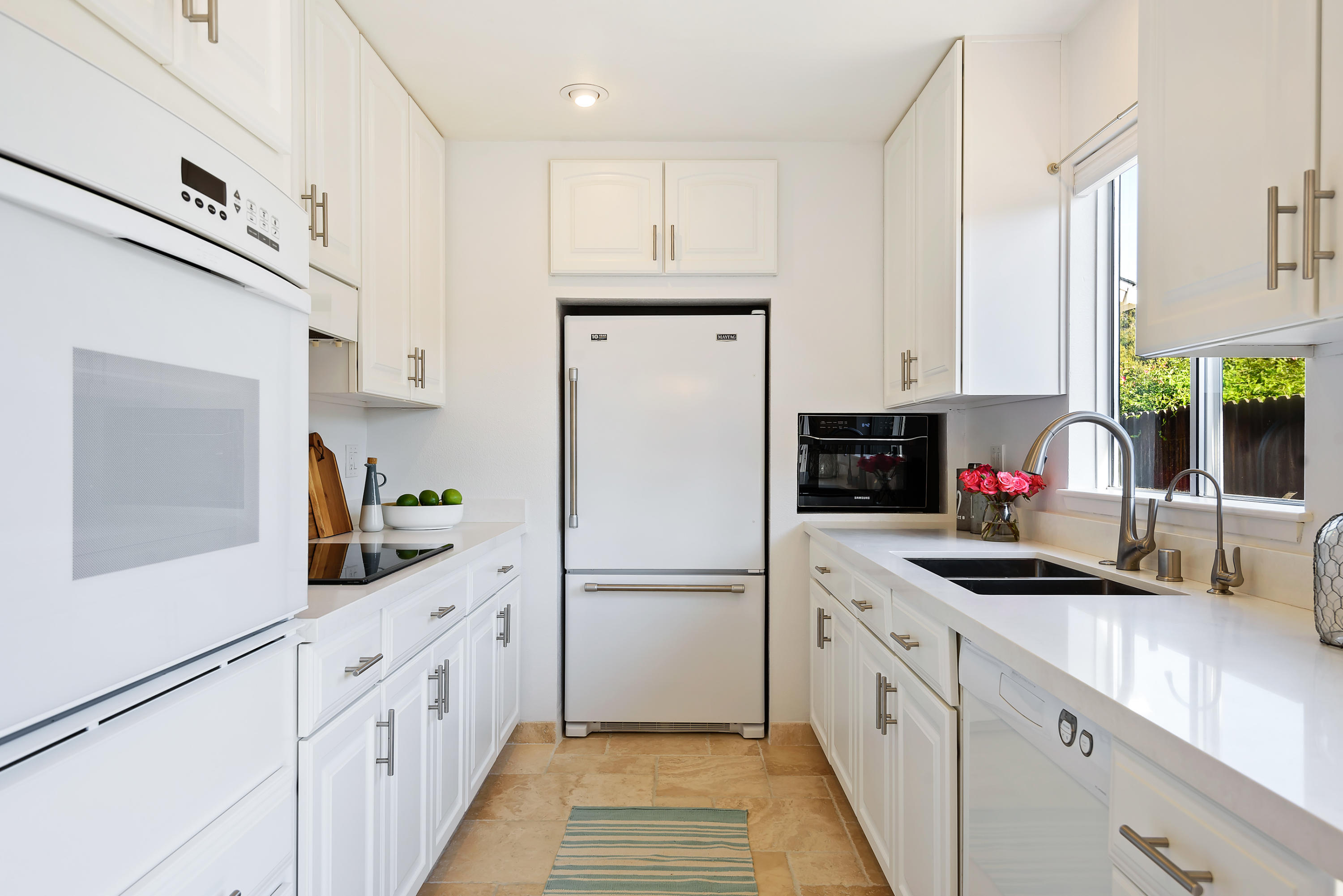 542 Ribera Drive Santa Barbara, CA 93111 - Photo 8 of 28 Kitchen