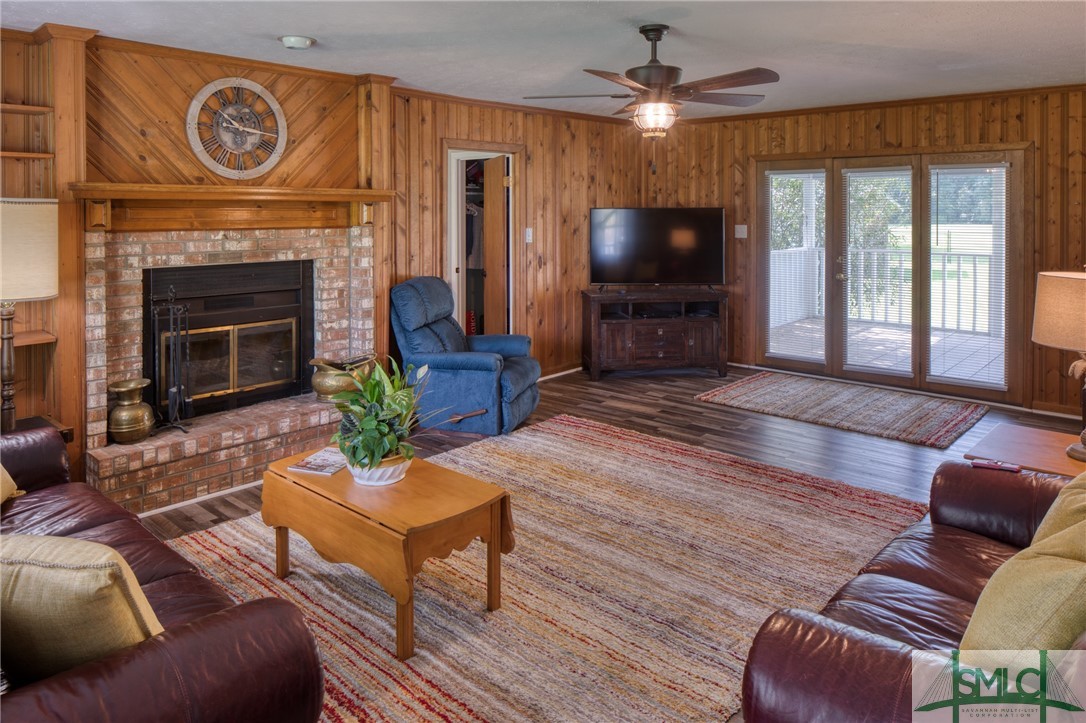 45 Perry Road Bloomingdale, GA 31302 - Photo 10 of 44 Family room with access to rear porch