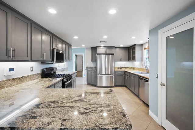 $875,000 | 45496 Garden Square, Palm Desert, CA 92260