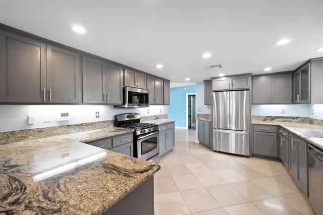 $875,000 | 45496 Garden Square, Palm Desert, CA 92260