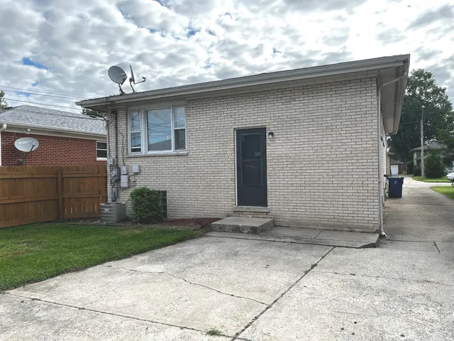 $208,000 | 856 Mackinaw Avenue, Calumet City, IL 60409