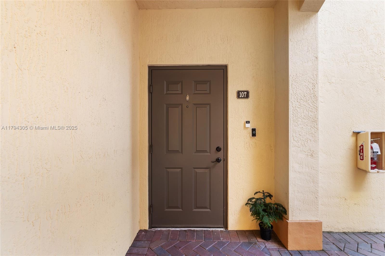 10012 Northwest 7th Street, Unit 107 Miami, FL 33172 - Photo 6 of 44