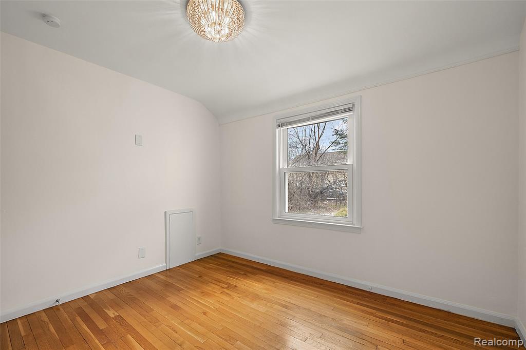 2046 Yorkshire Road Birmingham, MI 48009 - Photo 28 of 43