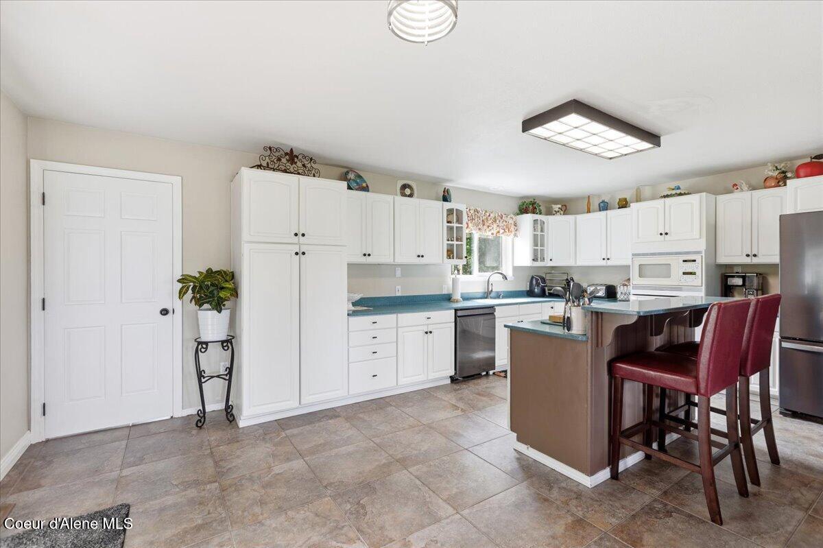 3061 East Lancaster Road Hayden, ID 83835 - Photo 12 of 49 kitchen