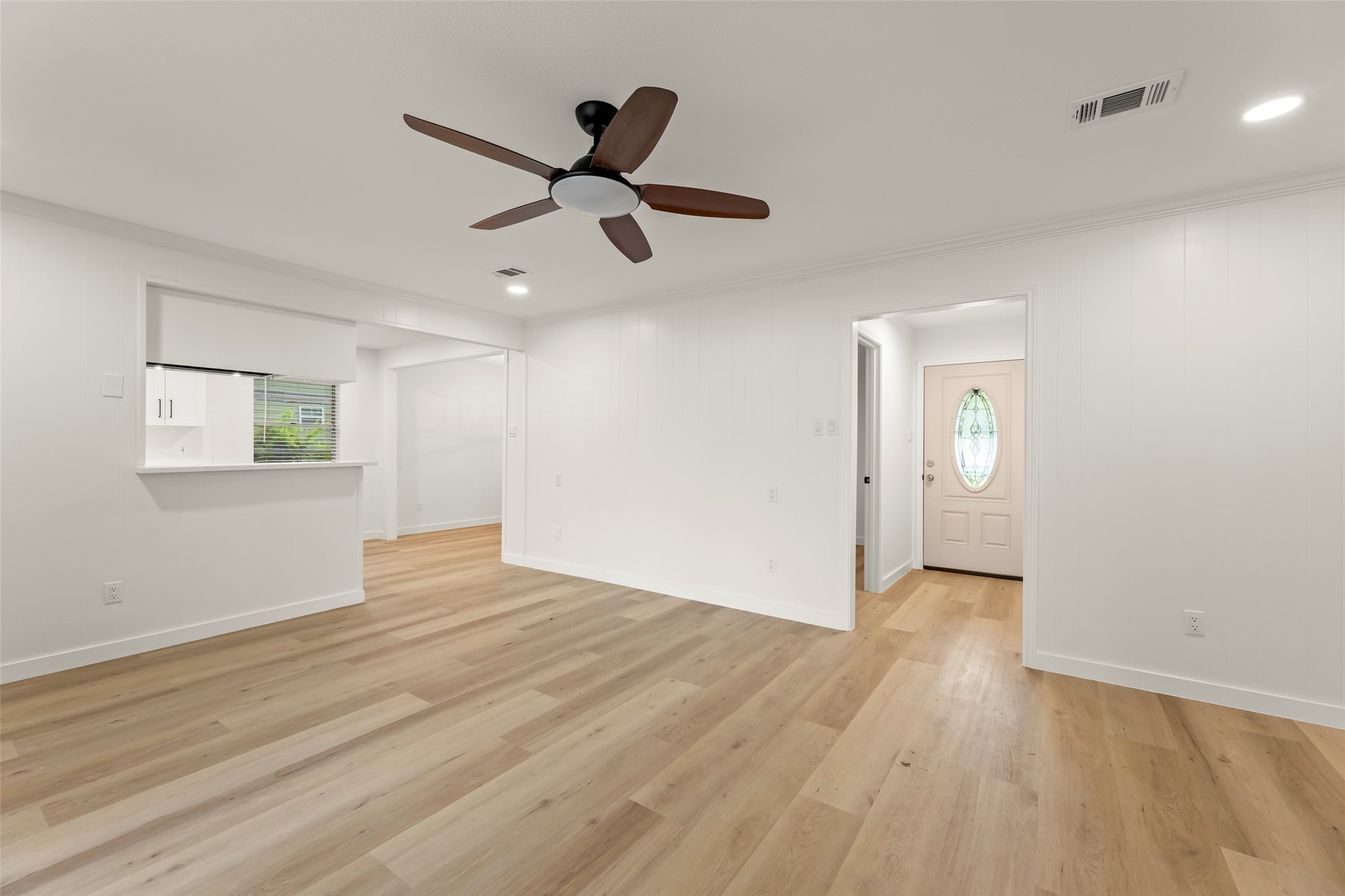 3225 Bostic Street Houston, TX 77093 - Photo 33 of 50 Seamless open-concept layout