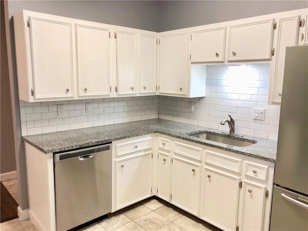 2414 Longview Street, Unit 303 Austin, TX 78705 - Photo 5 of 28