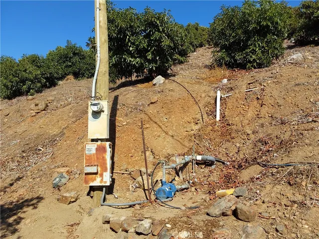 a view of a backyard of the house