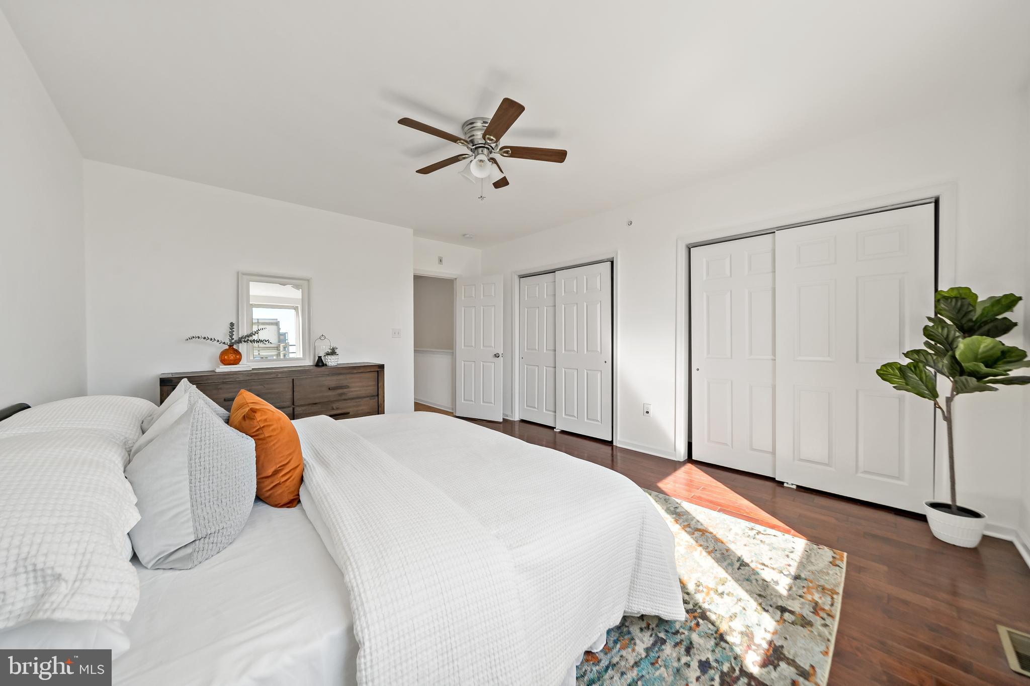 1814 North Front Street, Unit B Philadelphia, PA 19122 - Photo 11 of 19 Bedroom with Double Closet