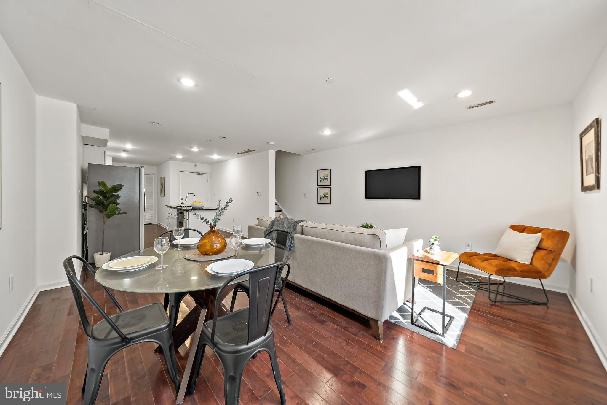 1814 North Front Street, Unit B Philadelphia, PA 19122 - Photo 3 of 19 Living/Dining Room