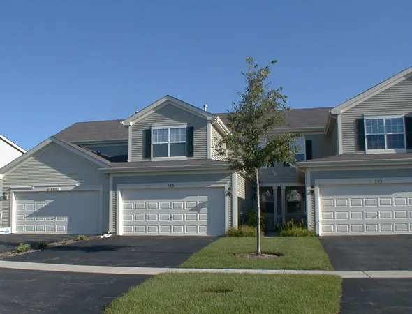 $2,825 | 593 West Kristina Lane, Round Lake, IL 60073