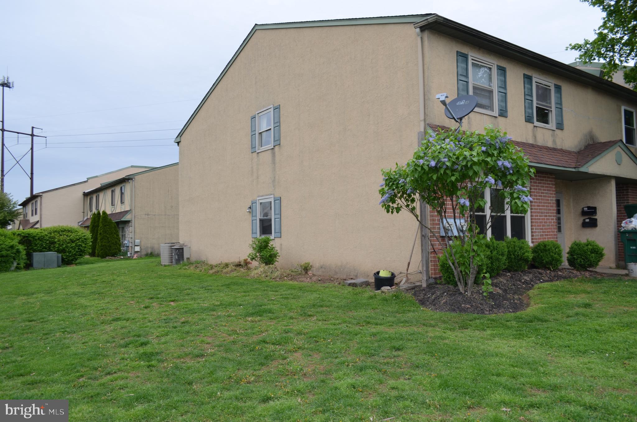 1104 Thomas Road Warrington, PA 18976 - Photo 2 of 27 Gallery Image 2