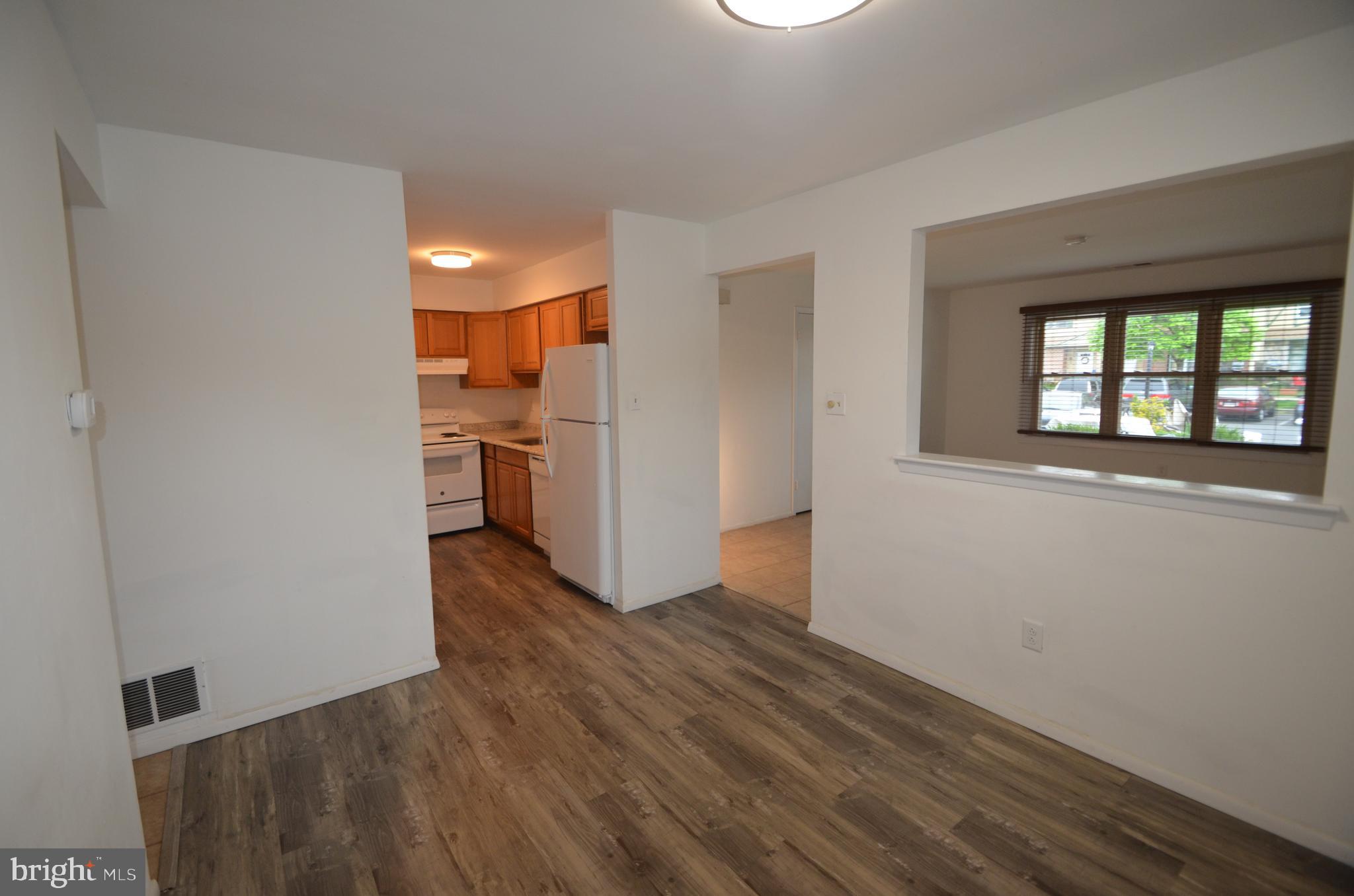 1104 Thomas Road Warrington, PA 18976 - Photo 11 of 27 1st Floor Unit - Dining Room