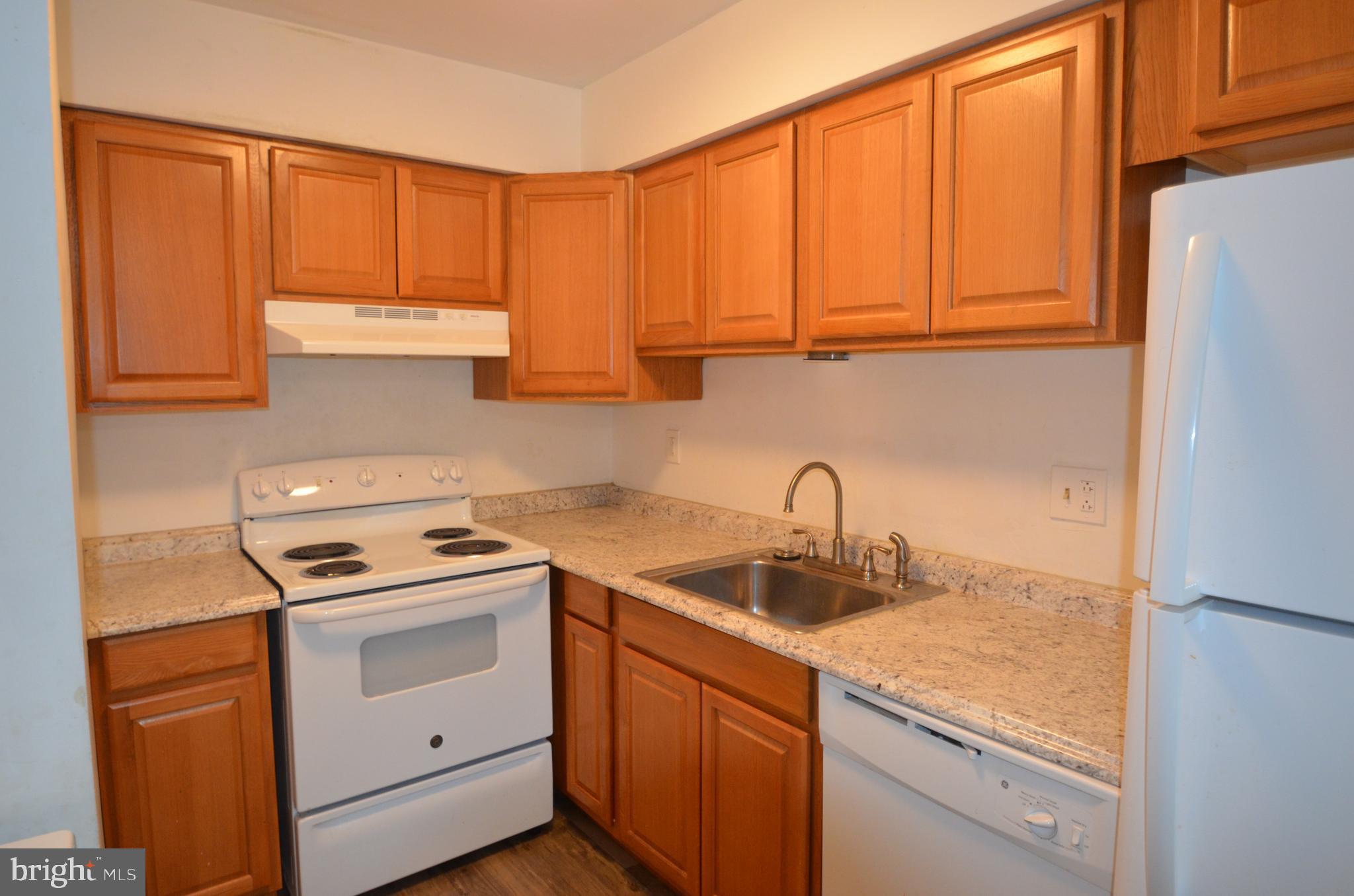 1104 Thomas Road Warrington, PA 18976 - Photo 12 of 27 1st Floor Unit - Kitchen