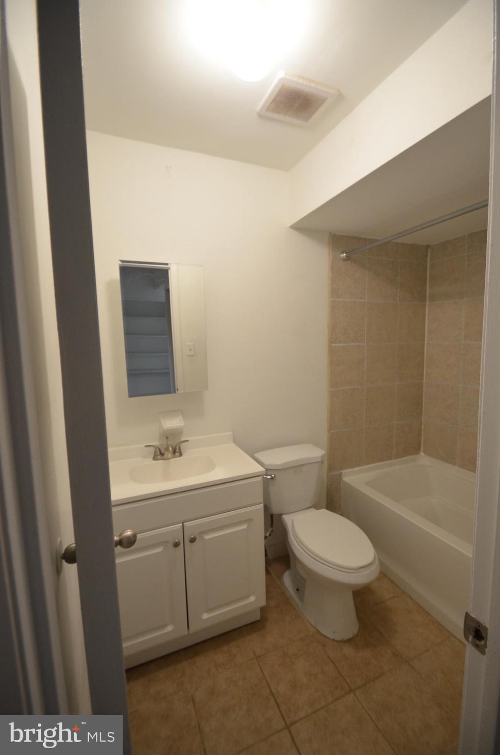 1104 Thomas Road Warrington, PA 18976 - Photo 19 of 27 1st Floor Unit