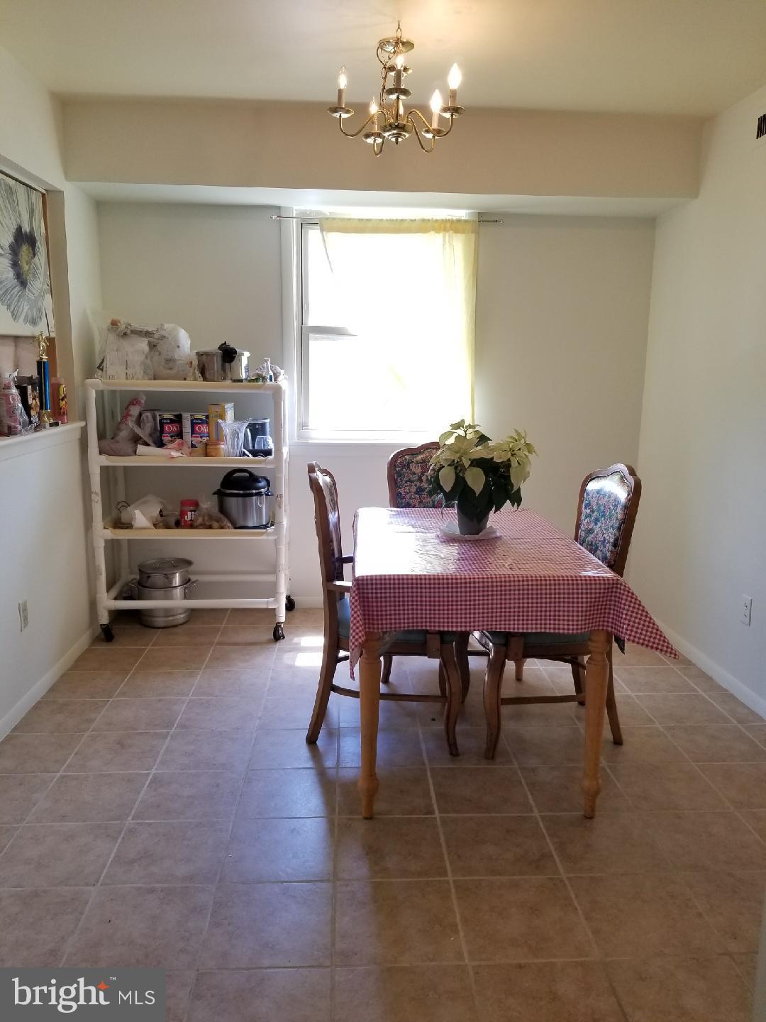 1104 Thomas Road Warrington, PA 18976 - Photo 23 of 27 2nd Floor Unit - Dining Room