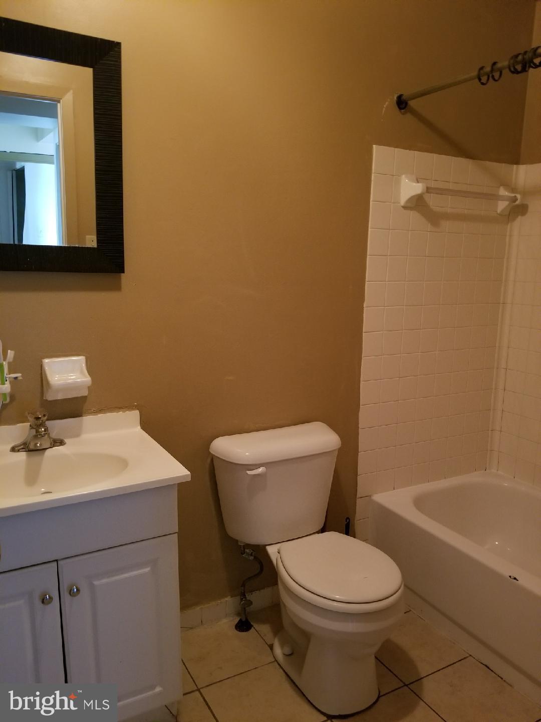 1104 Thomas Road Warrington, PA 18976 - Photo 25 of 27 2nd Floor Unit - Bathroom