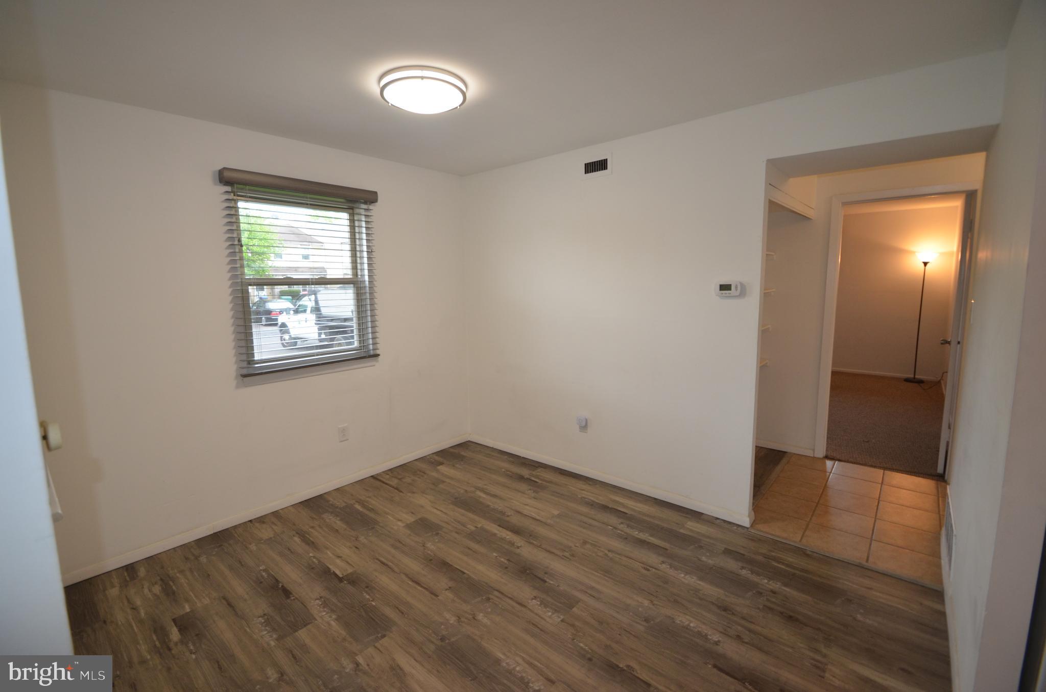 1104 Thomas Road Warrington, PA 18976 - Photo 9 of 27 1st Floor Unit - Dining Room