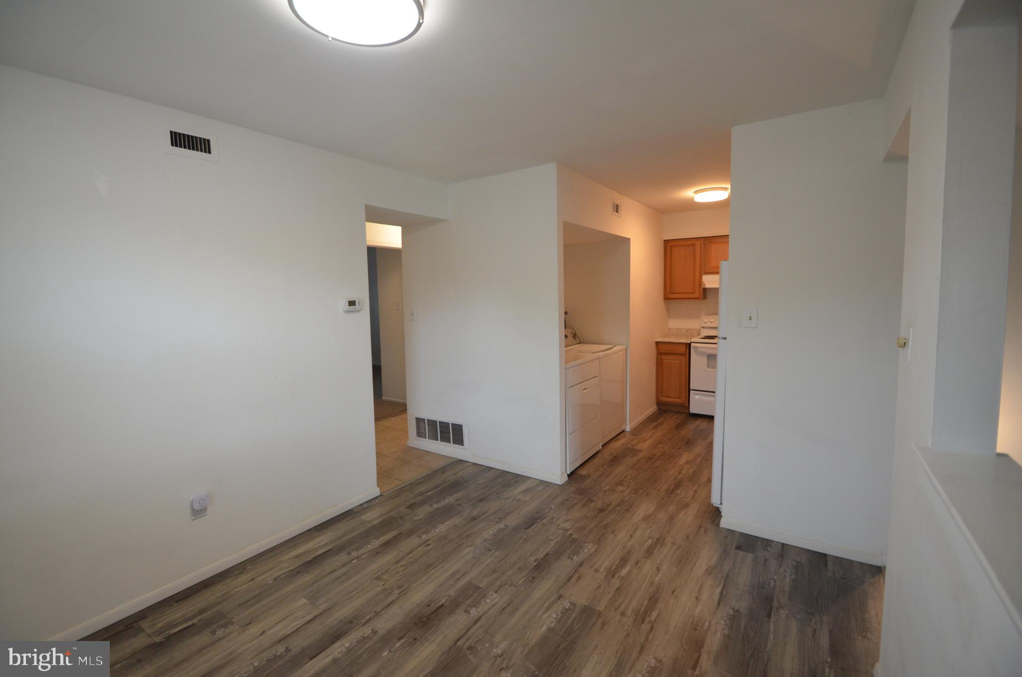 1104 Thomas Road Warrington, PA 18976 - Photo 10 of 27 1st Floor Unit - Dining Room