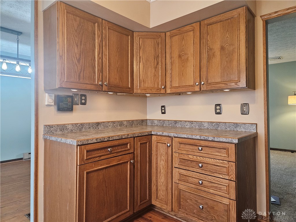 519 Moorefield Road Springfield, OH 45503 - Photo 5 of 24 Kitchen