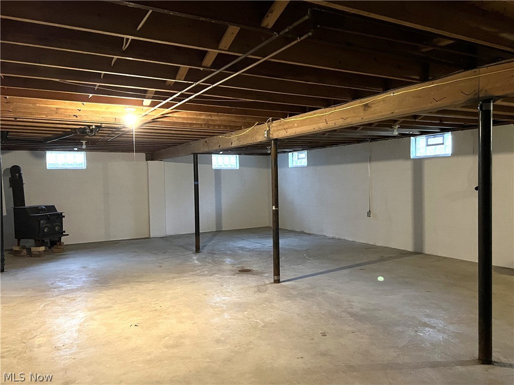 7912 Price Shaffer Road Hubbard, OH 44425 - Photo 19 of 23 Garage interior