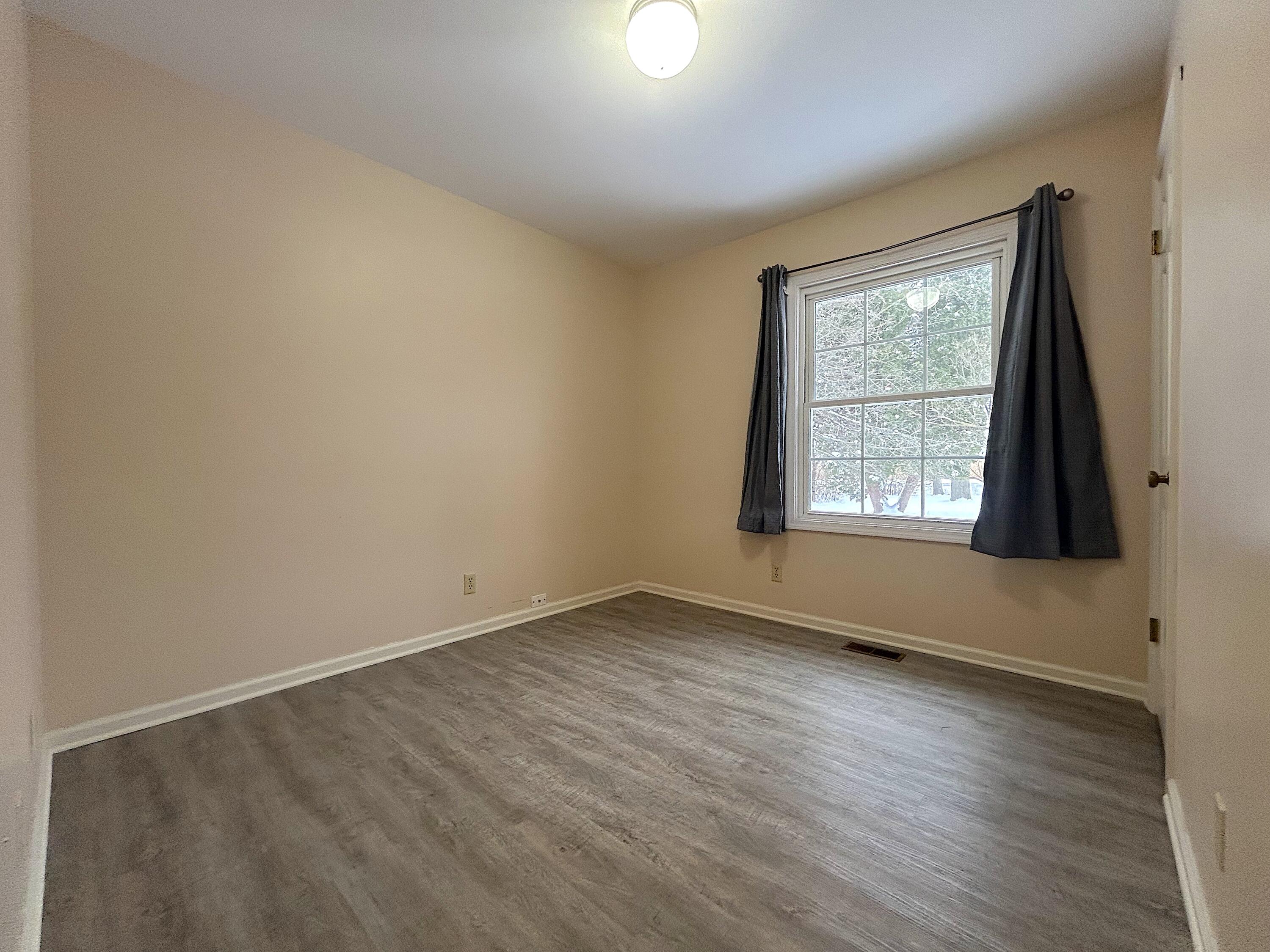 280 County Road B Fontana, WI 53125 - Photo 11 of 15 Bedroom 2