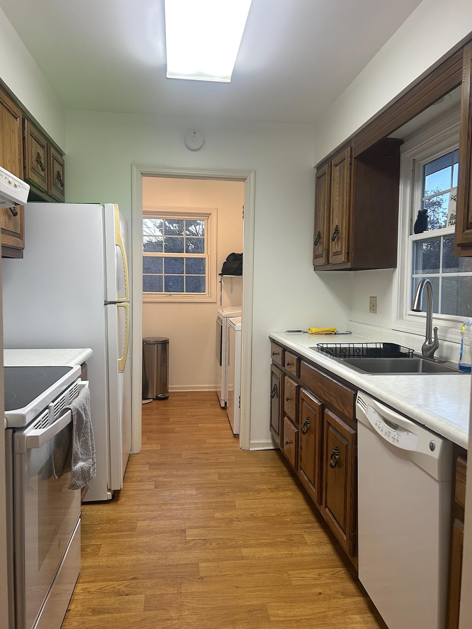 280 County Road B Fontana, WI 53125 - Photo 5 of 15 Kitchen