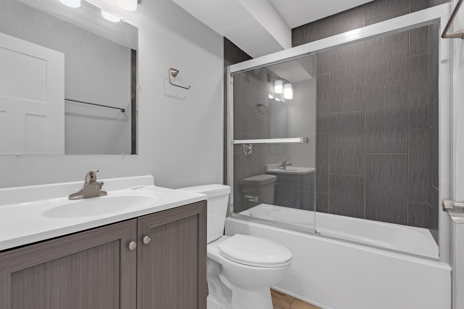 840 College Boulevard Addison, IL 60101 - Photo 6 of 8