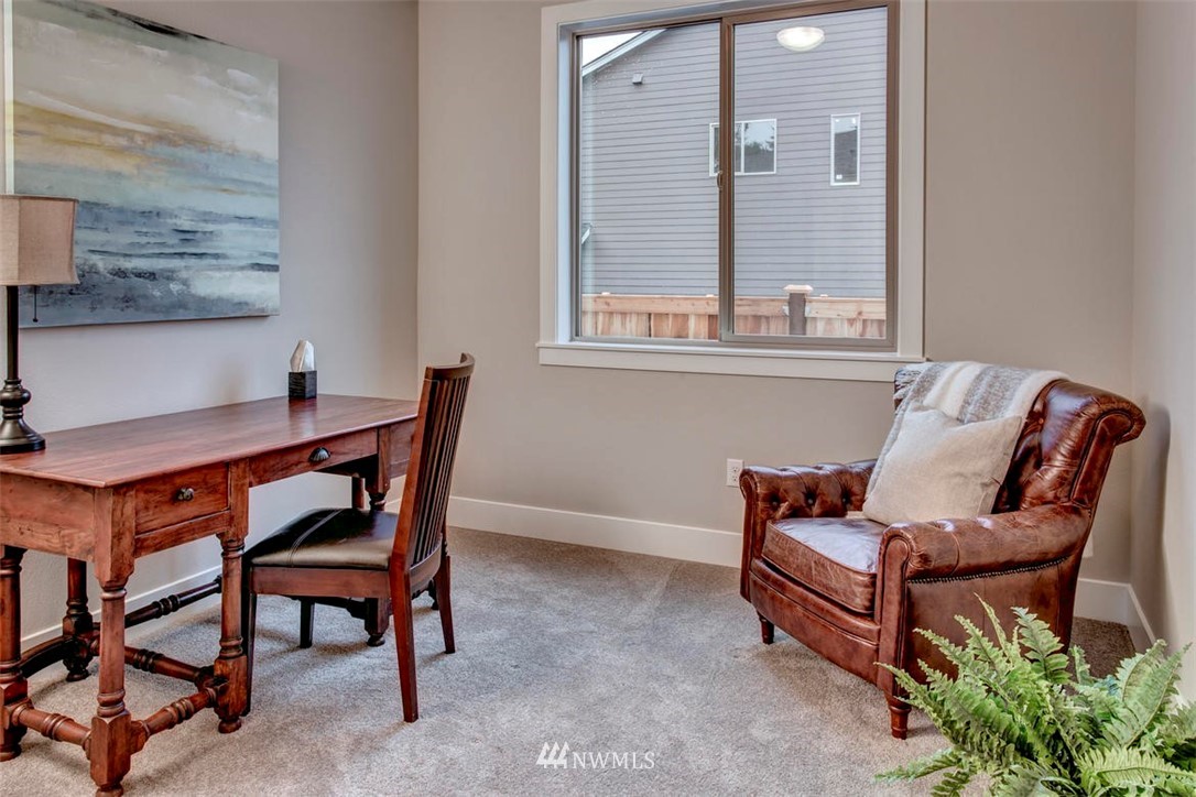 900 Chelan Avenue Northeast Renton, WA 98059 - Photo 14 of 22