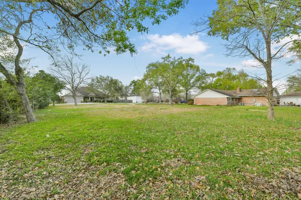 $380,000 | 203 Shady Nook Lane, Friendswood, TX 77546