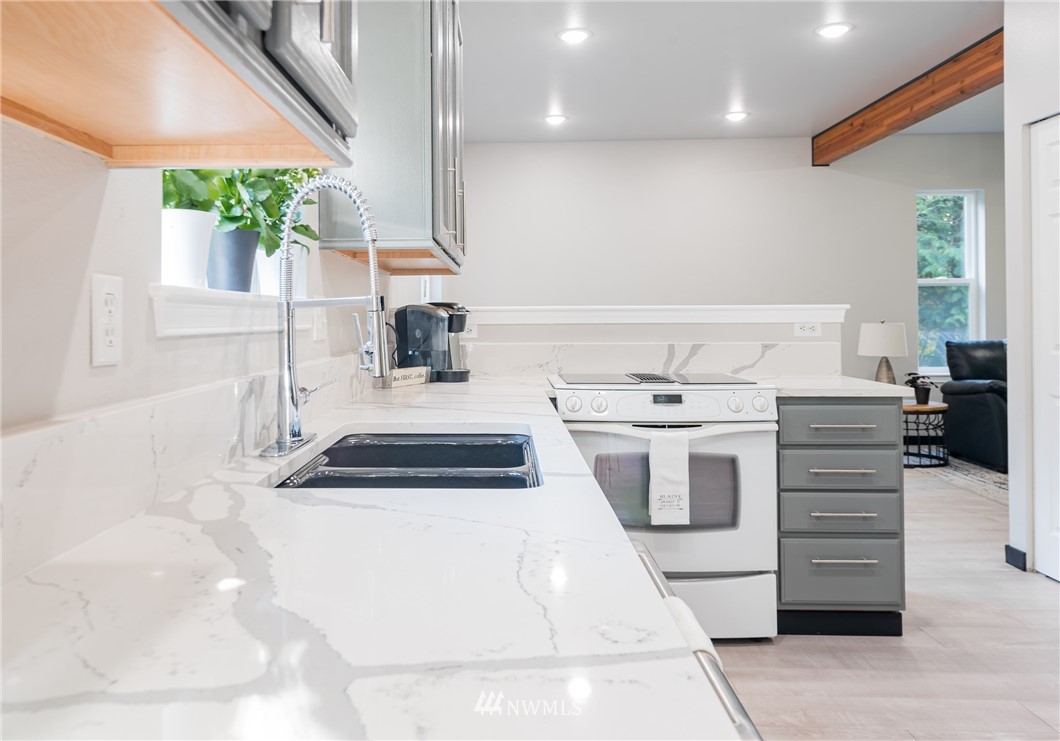 6082 Birch Point Road Blaine, WA 98230 - Photo 11 of 40 Gallery Image 11
