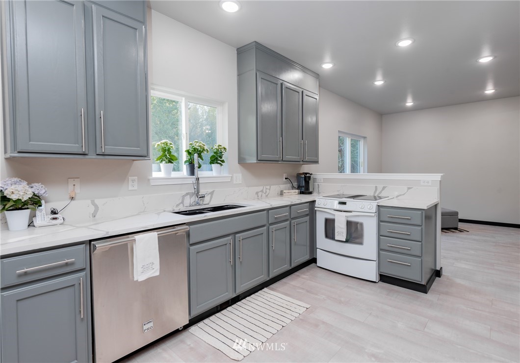 6082 Birch Point Road Blaine, WA 98230 - Photo 14 of 40 Gallery Image 14