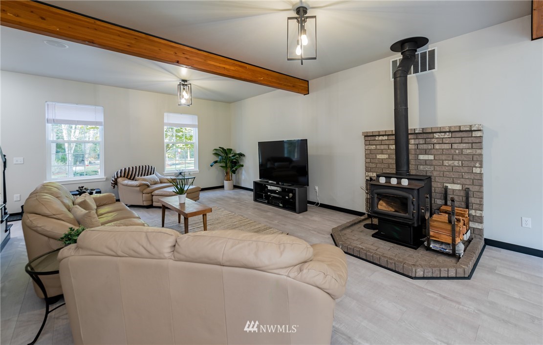 6082 Birch Point Road Blaine, WA 98230 - Photo 8 of 40 Gallery Image 8