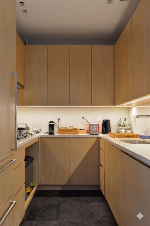200 East 69th Street, Unit 19D Manhattan, NY 10021 - Photo 14 of 15 Photo 14