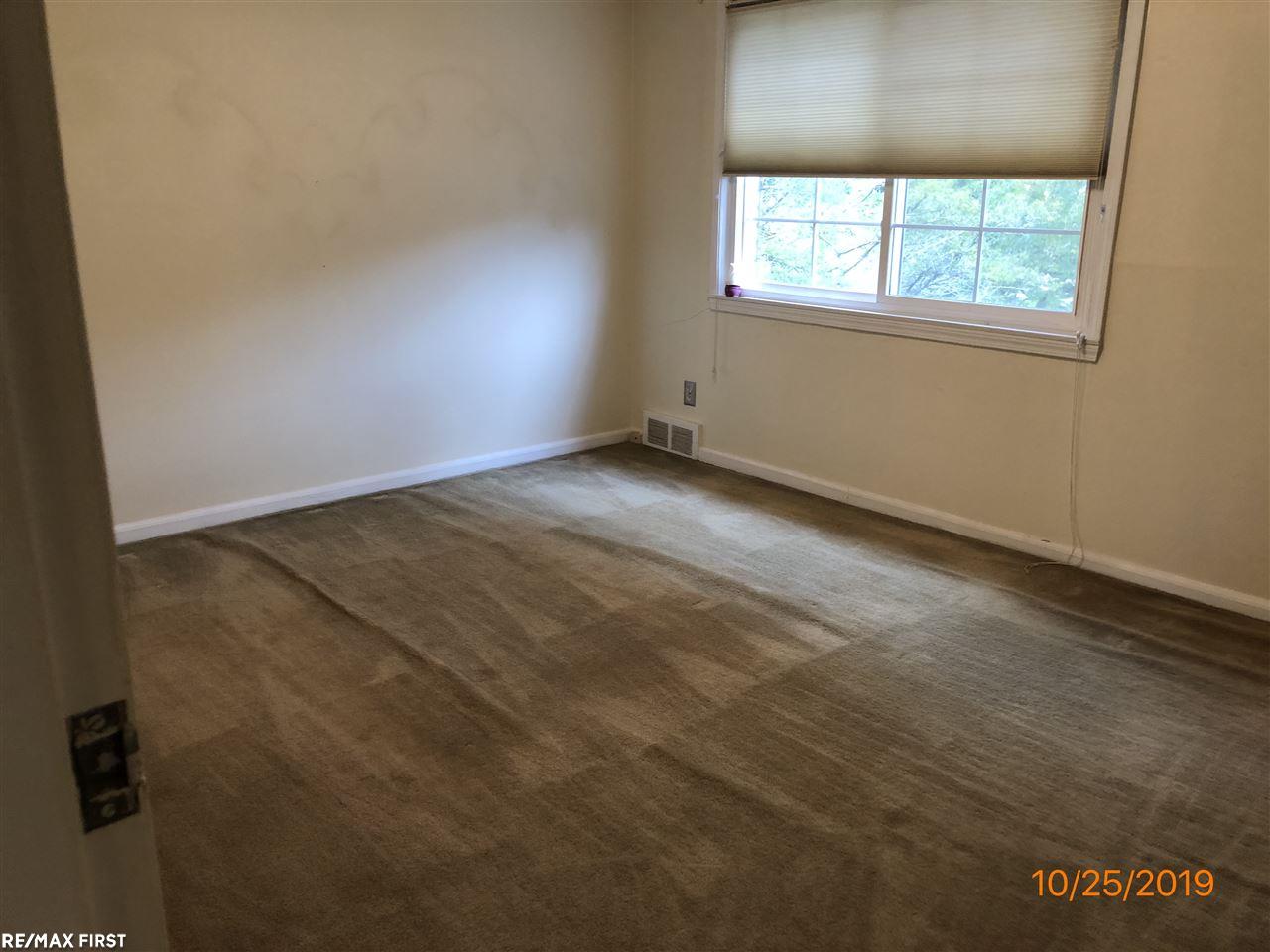 1866 Graefield Road Birmingham, MI 48009 - Photo 4 of 12 31399459-3.JPG