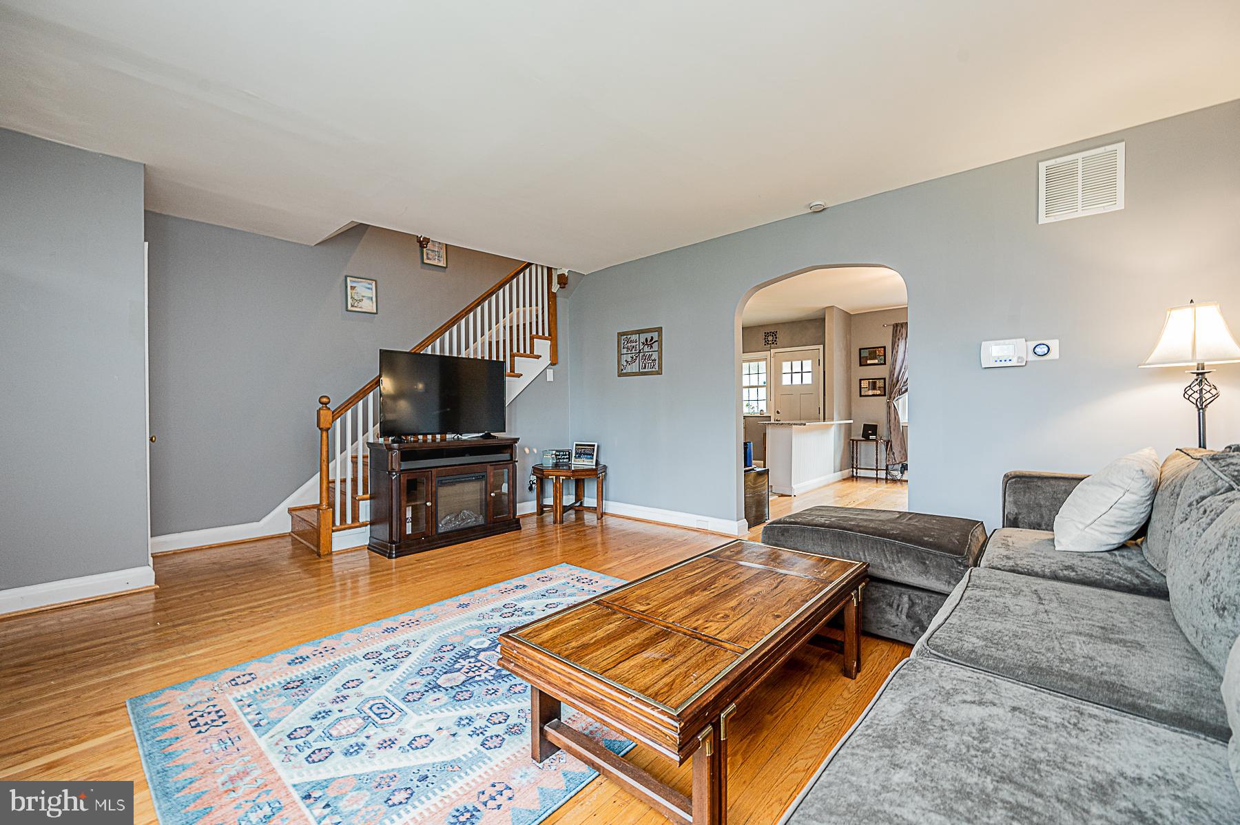 706 Braeside Road Baltimore, MD 21229 - Photo 12 of 28 Family Room